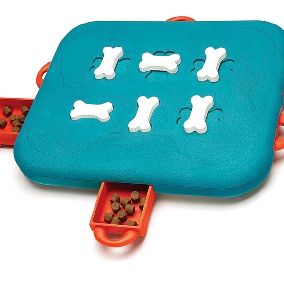 Outward Hound by Ottoson Dog Casino Interactive Dog Puzzle - Level 3 Advanced - Picture 2 of 4